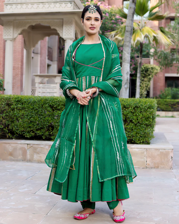 GOLF GREEN GOTAPATTI SUIT SET